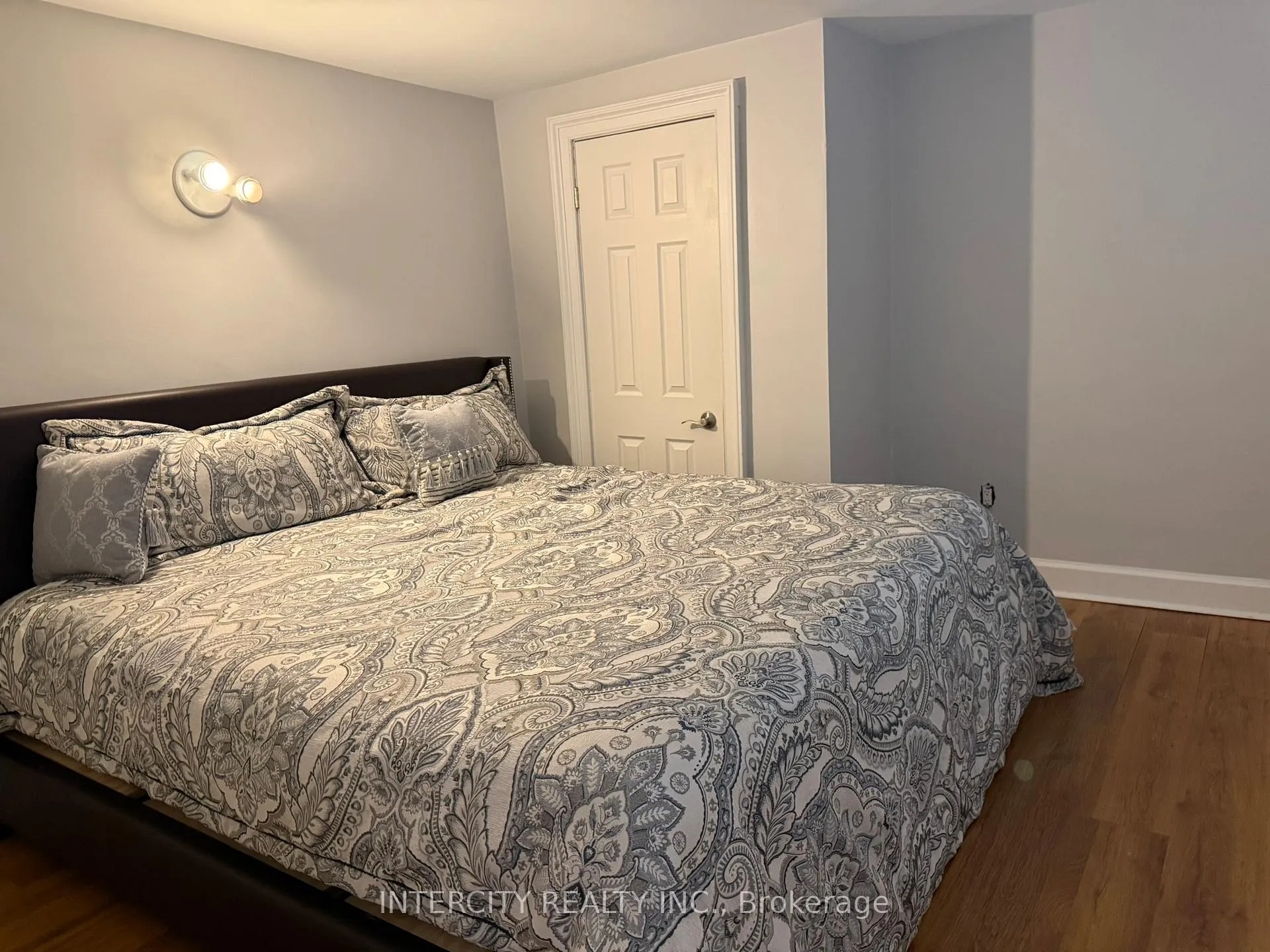 Photo 11 of Unit Upper, 117 Clarence Street, Vaughan, West Woodbridge — HOMEH