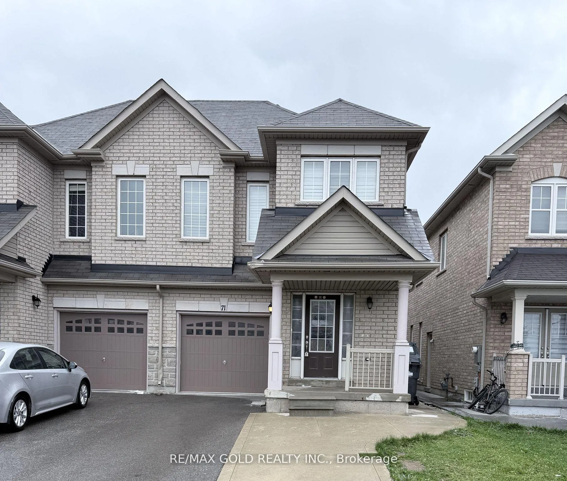 Front of 71 Lanark Circle