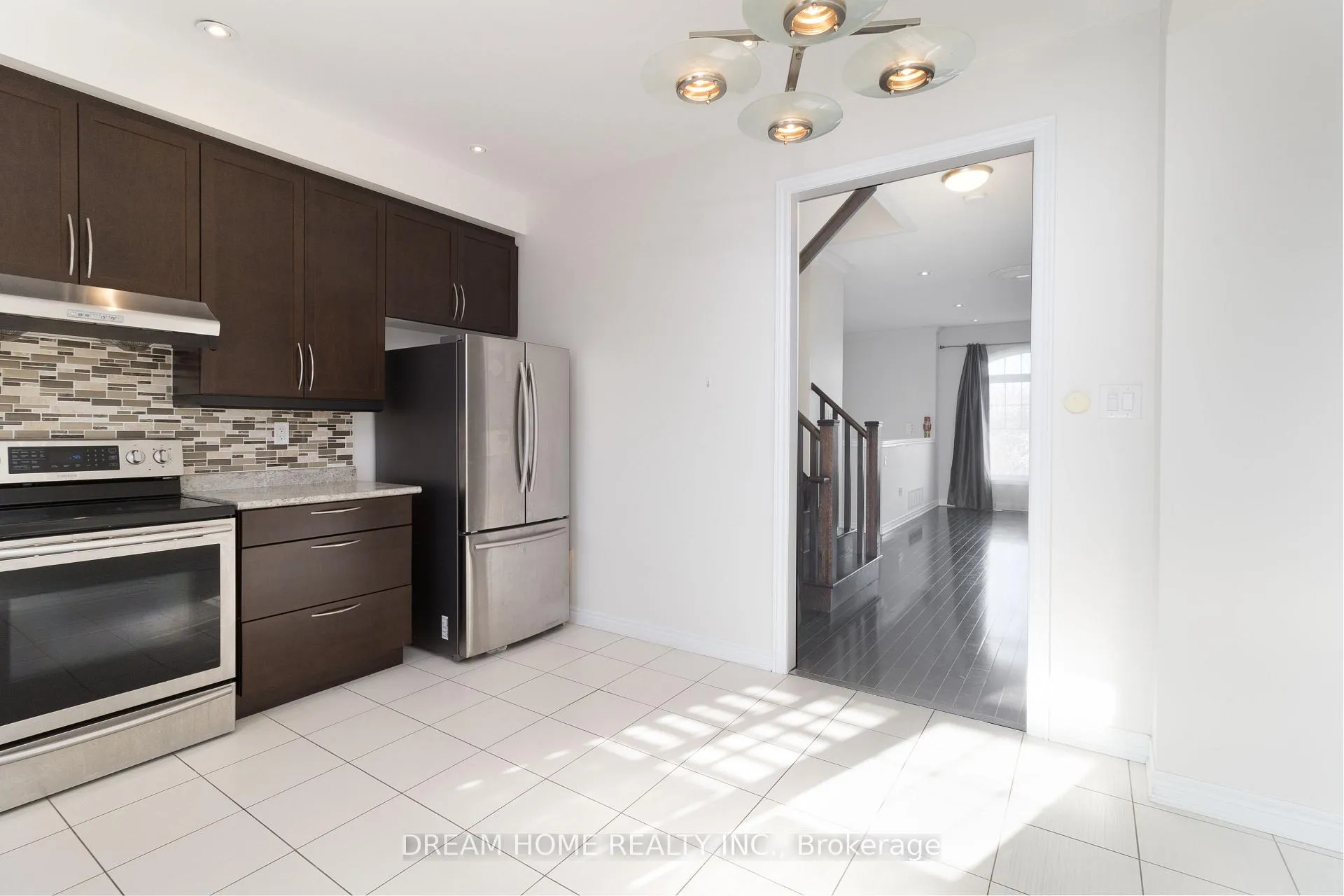 Photo 4 of 31 Dundas Way, Markham, Greensborough — HOMEH