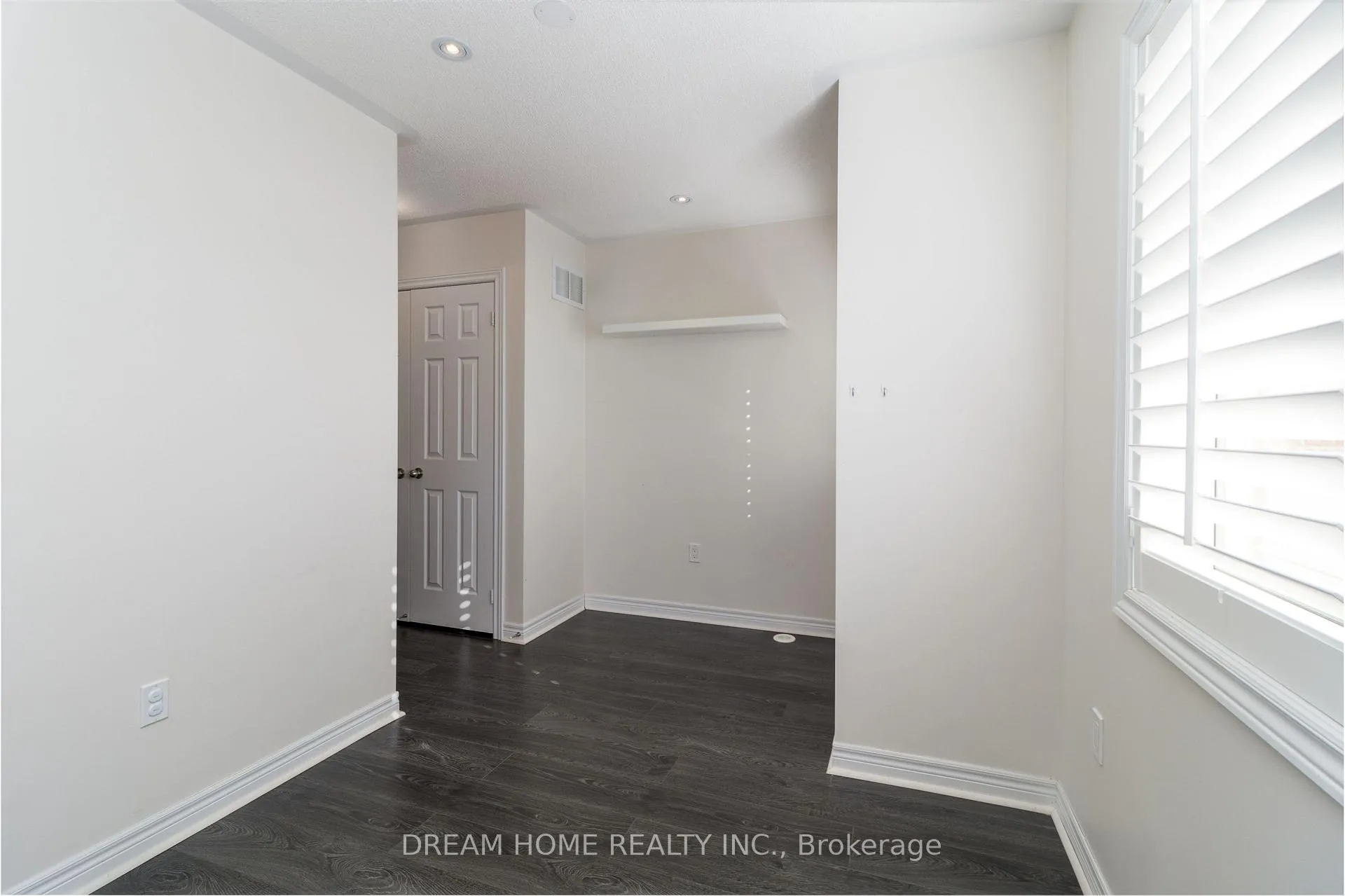 Photo 13 of 31 Dundas Way, Markham, Greensborough — HOMEH