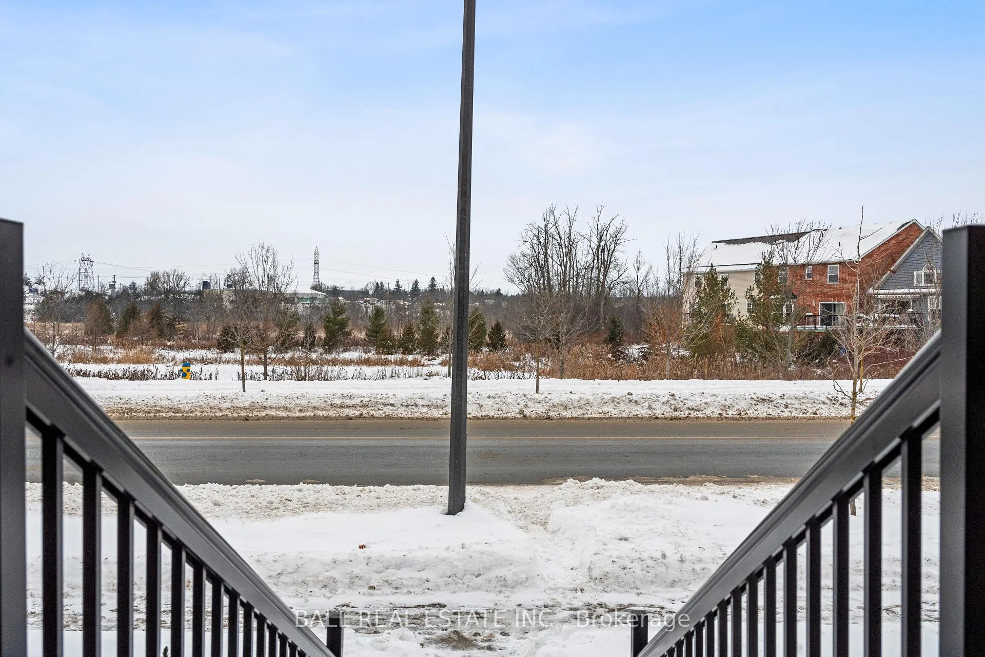 Photo 3 of 800 Broadway Boulevard, Peterborough, Northcrest Ward 5 — HOMEH