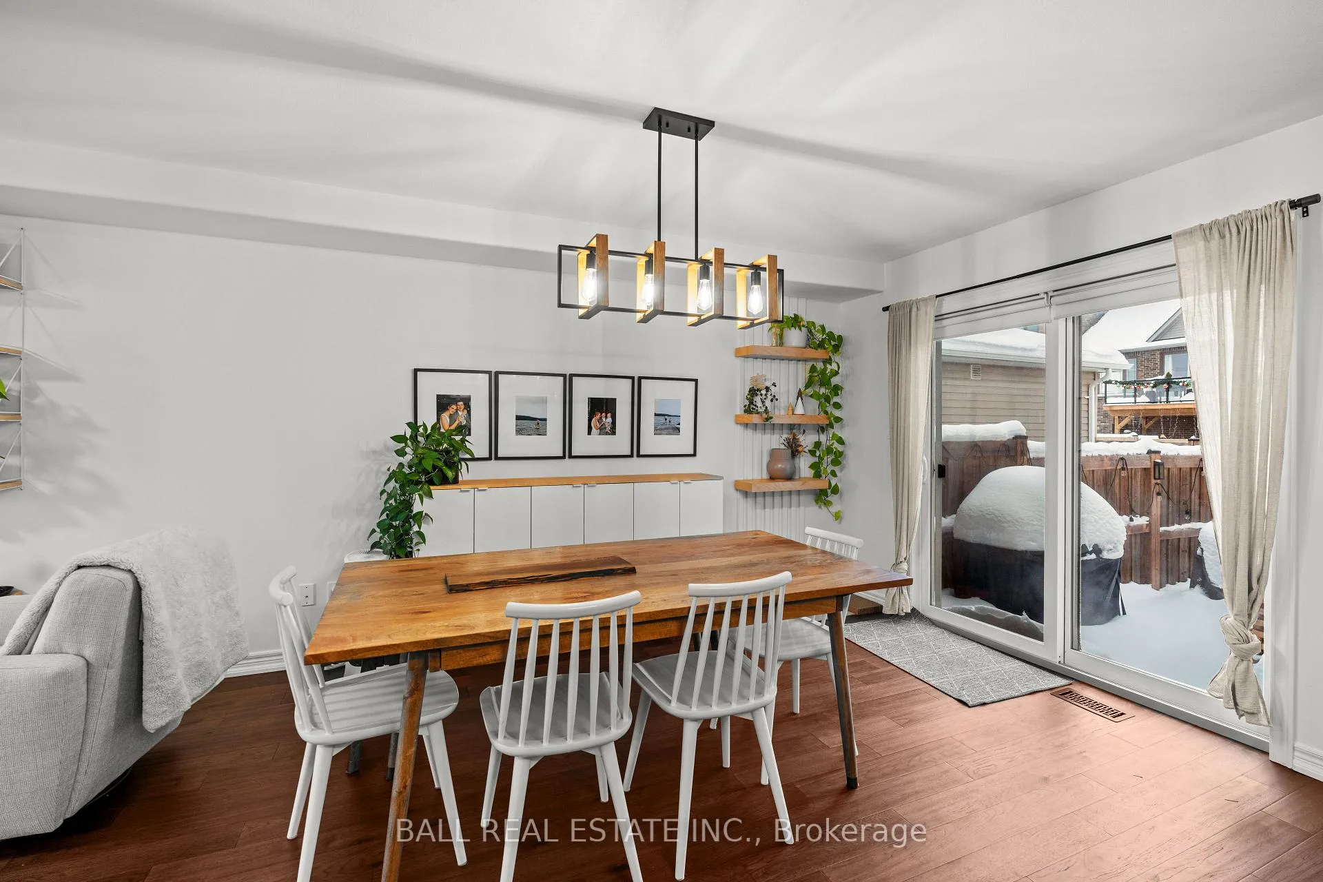 Photo 10 of 800 Broadway Boulevard, Peterborough, Northcrest Ward 5 — HOMEH
