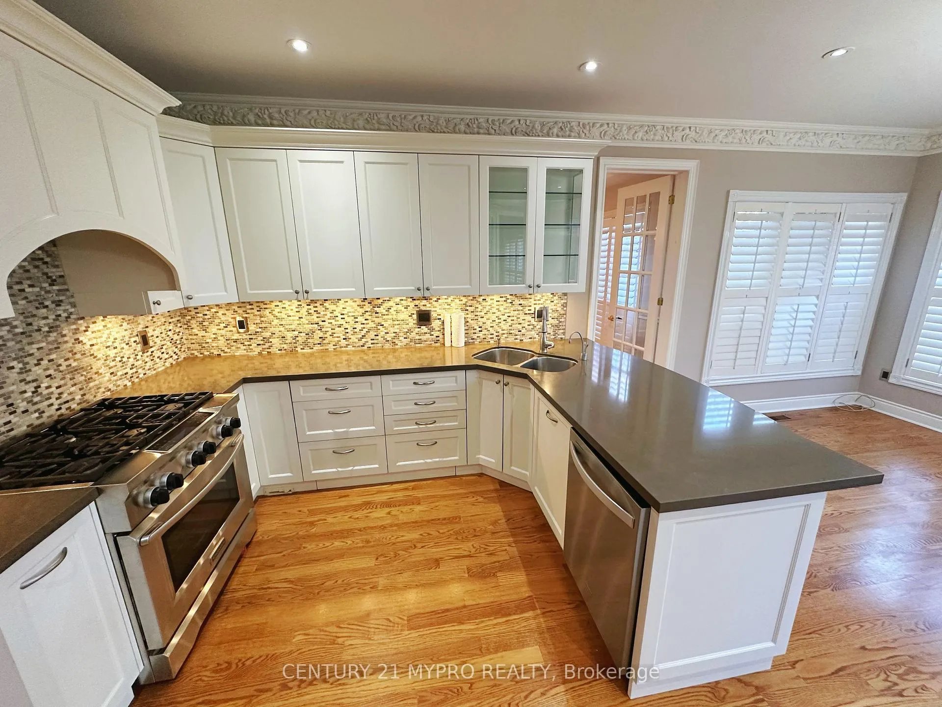 Photo 11 of 9 Langtry Place, Vaughan, Uplands — HOMEH