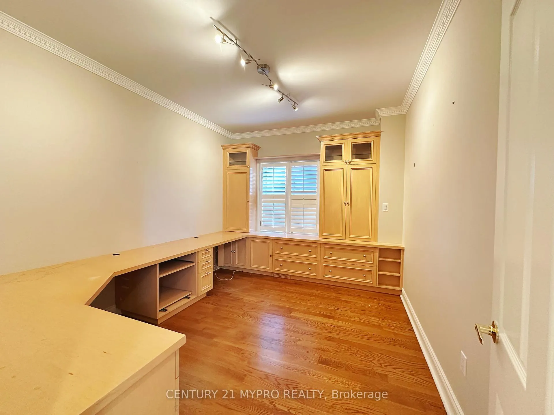 Photo 12 of 9 Langtry Place, Vaughan, Uplands — HOMEH