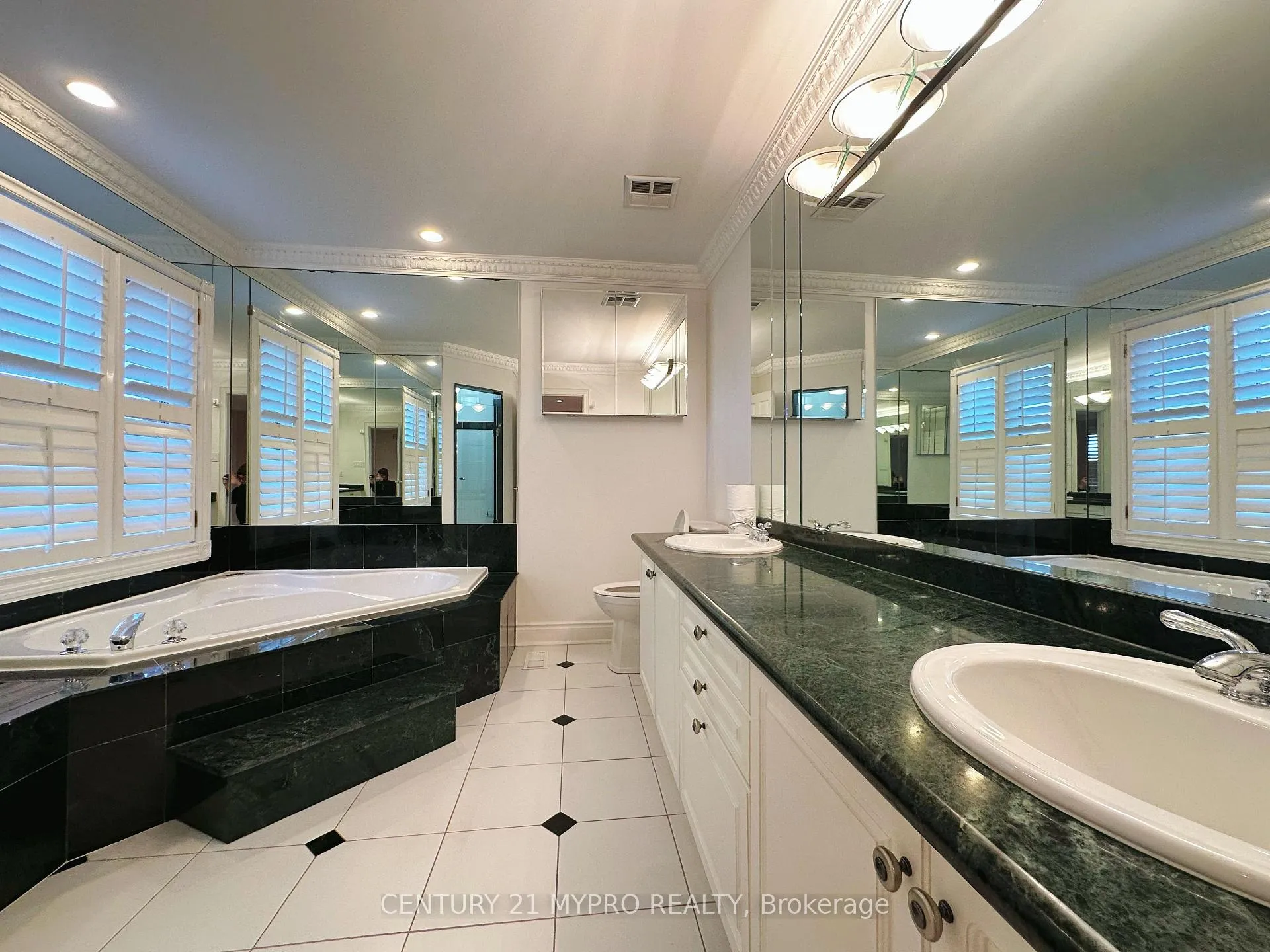 Photo 16 of 9 Langtry Place, Vaughan, Uplands — HOMEH