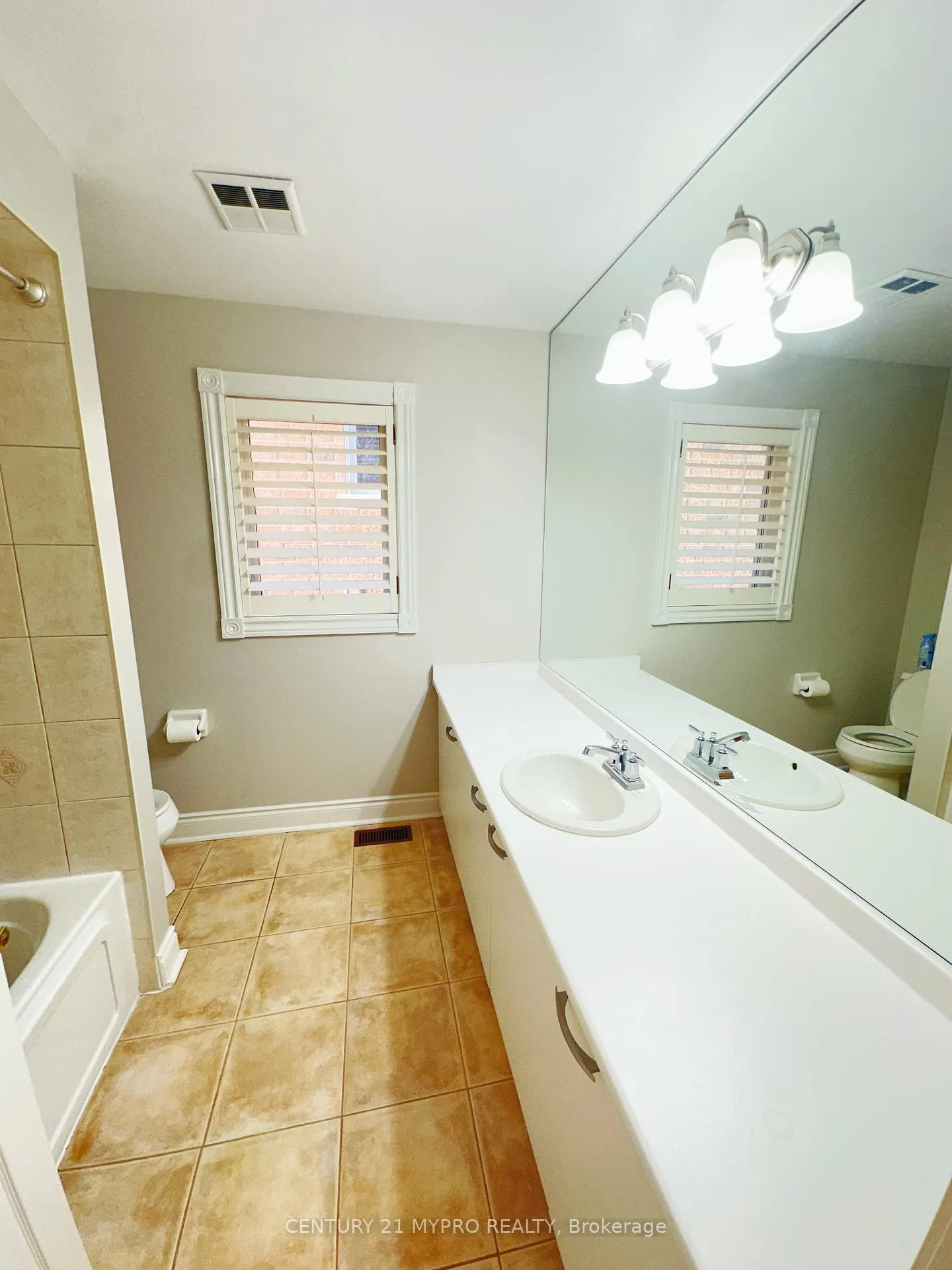 Photo 19 of 9 Langtry Place, Vaughan, Uplands — HOMEH