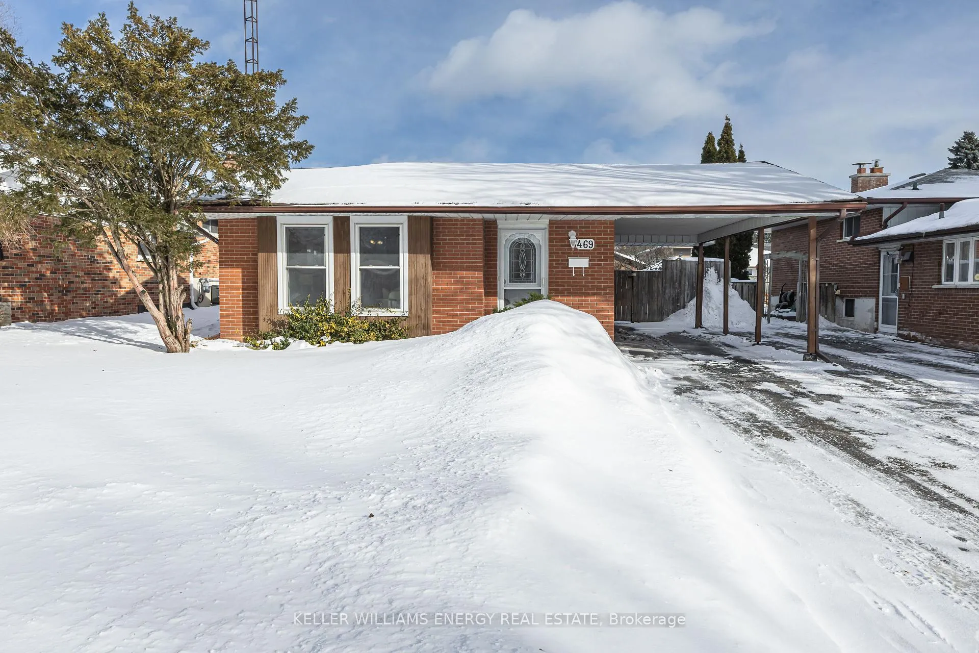 Photo 2 of 469 Waverly Street N, Oshawa, McLaughlin — HOMEH
