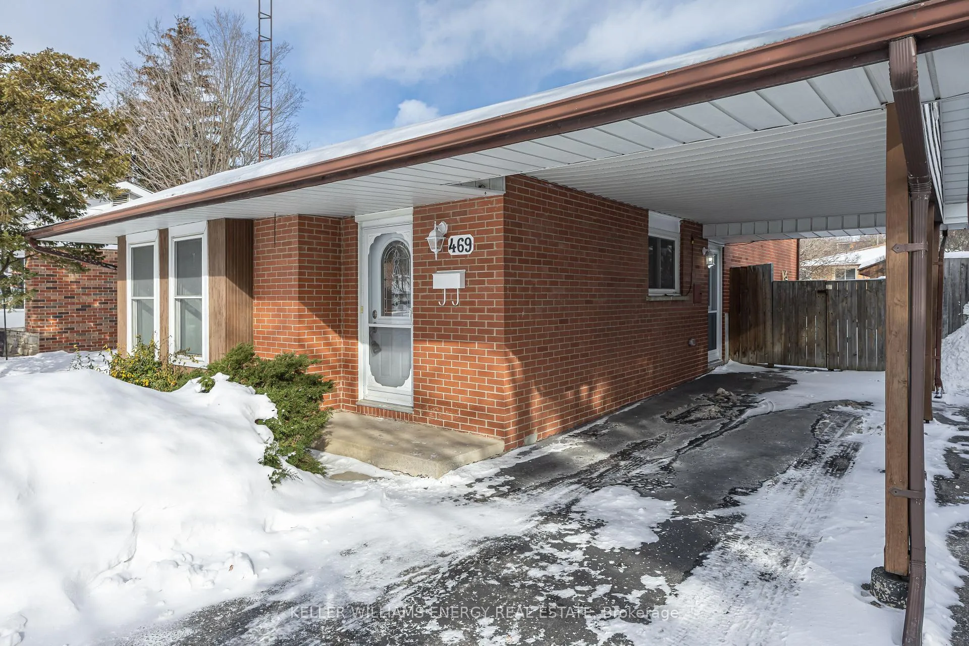 Photo 3 of 469 Waverly Street N, Oshawa, McLaughlin — HOMEH
