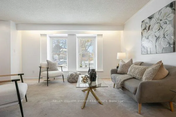 Photo 5 of 469 Waverly Street N, Oshawa, McLaughlin — HOMEH