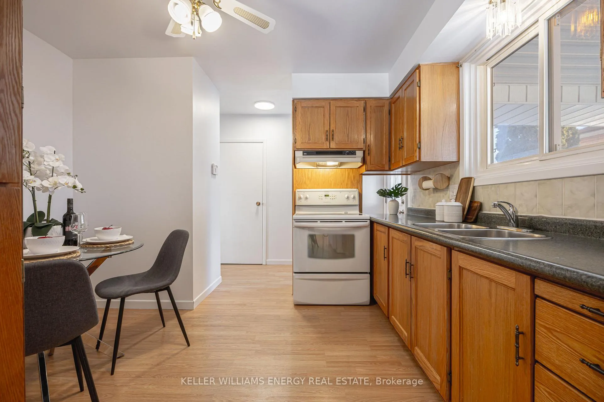 Photo 13 of 469 Waverly Street N, Oshawa, McLaughlin — HOMEH
