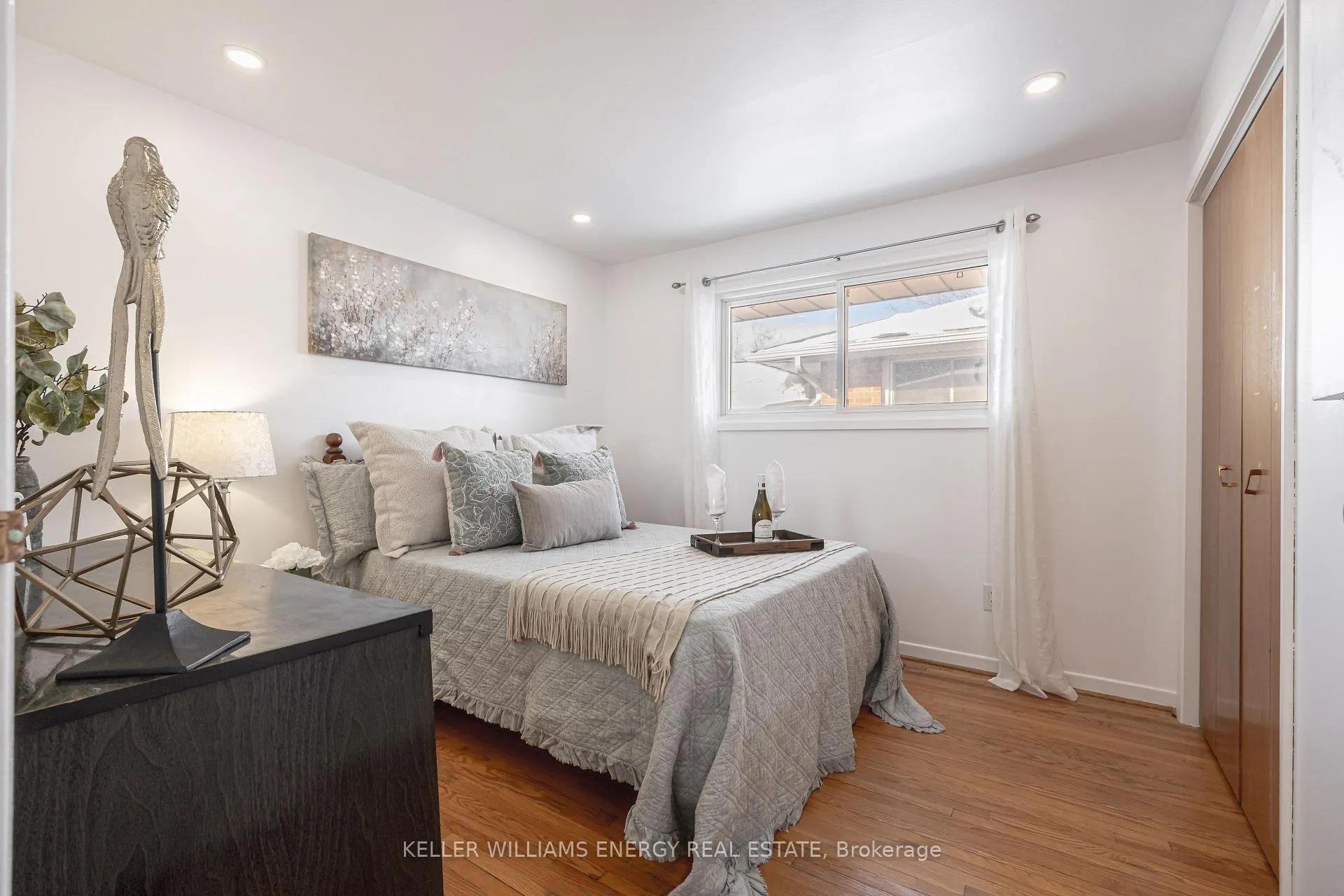Photo 22 of 469 Waverly Street N, Oshawa, McLaughlin — HOMEH