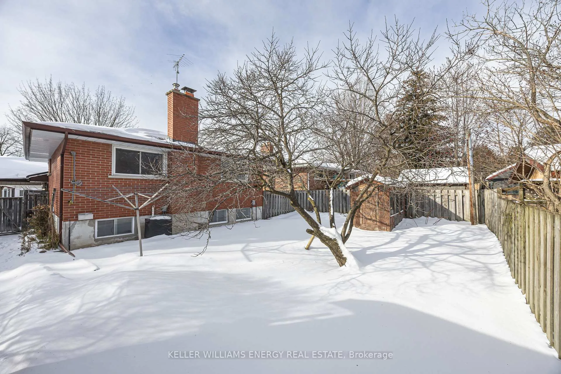 Photo 32 of 469 Waverly Street N, Oshawa, McLaughlin — HOMEH