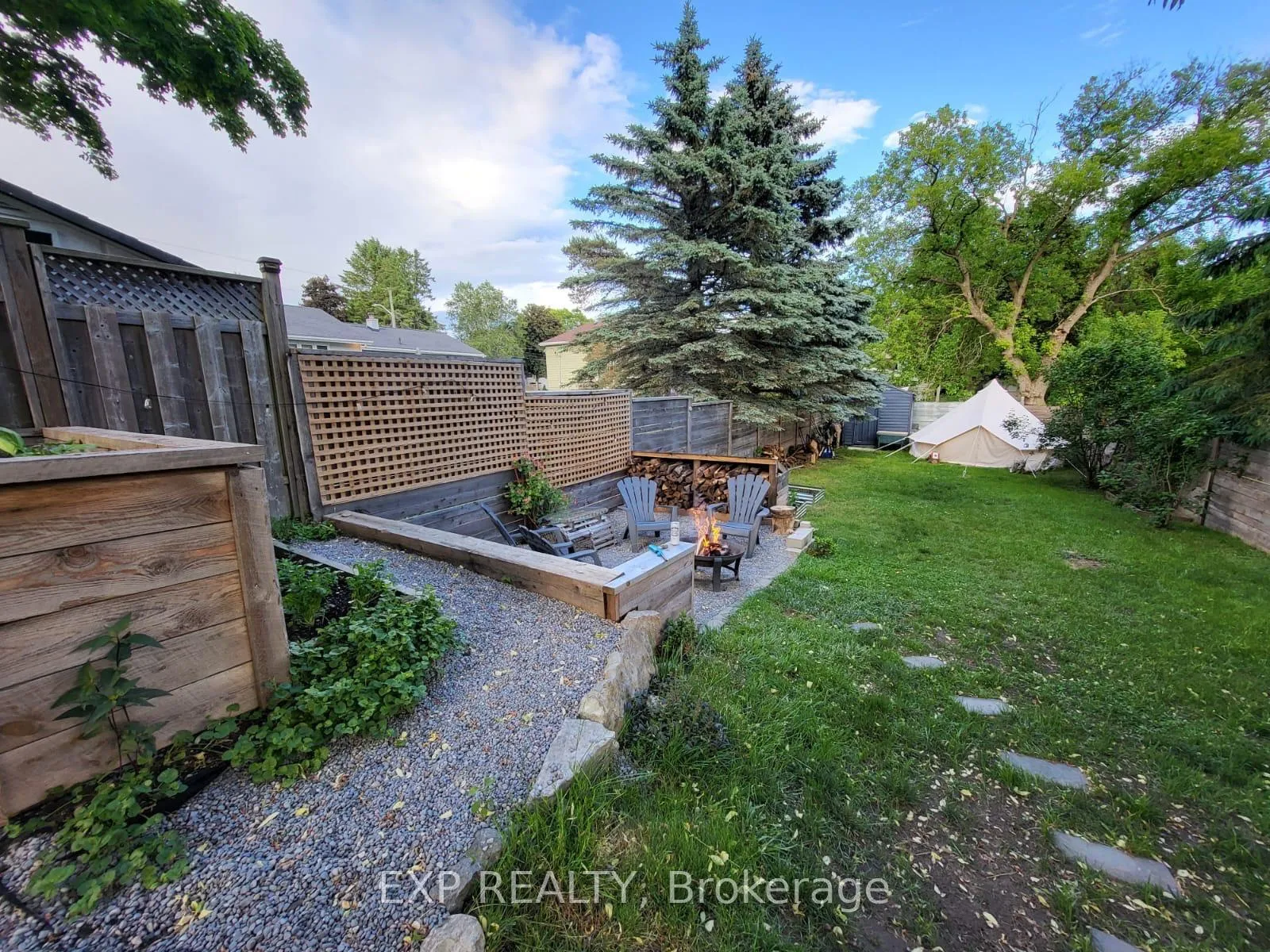 Photo 2 of 41 Lake Street, Prince Edward County, Picton Ward — HOMEH