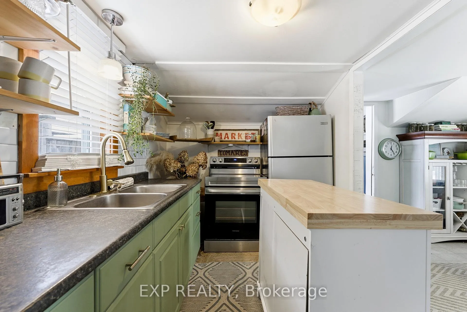 Photo 5 of 41 Lake Street, Prince Edward County, Picton Ward — HOMEH