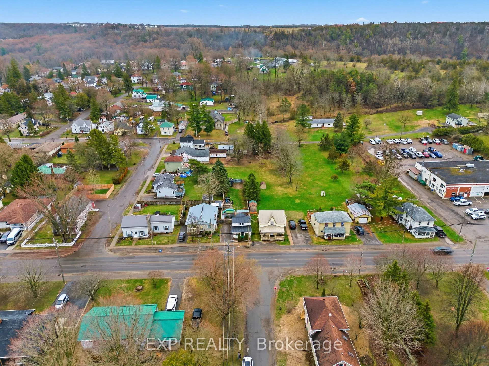 Photo 24 of 41 Lake Street, Prince Edward County, Picton Ward — HOMEH