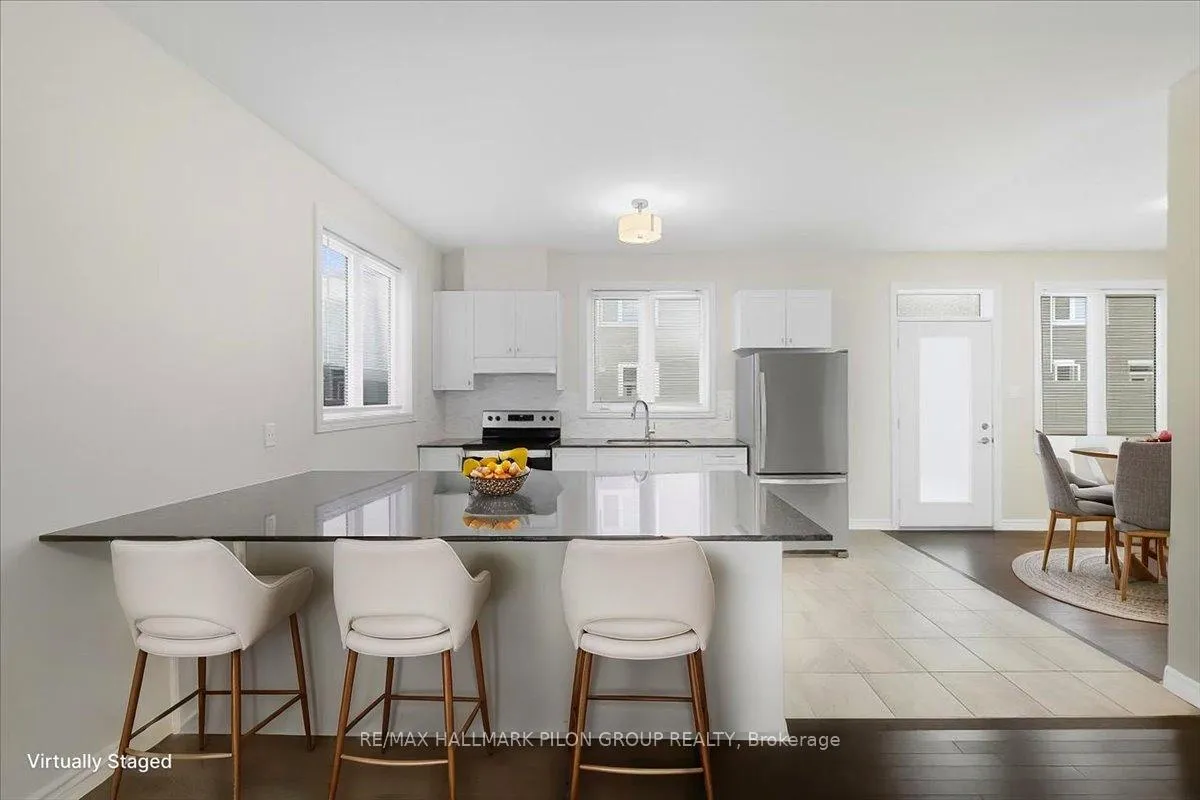 Photo 3 of 504 Loury Row, Ottawa, Chapel Hill South - Orleans Village — HOMEH