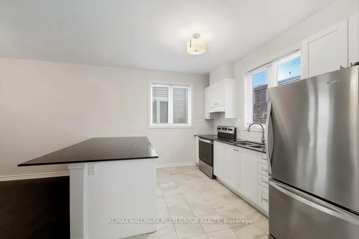 Photo 4 of 504 Loury Row, Ottawa, Chapel Hill South - Orleans Village — HOMEH