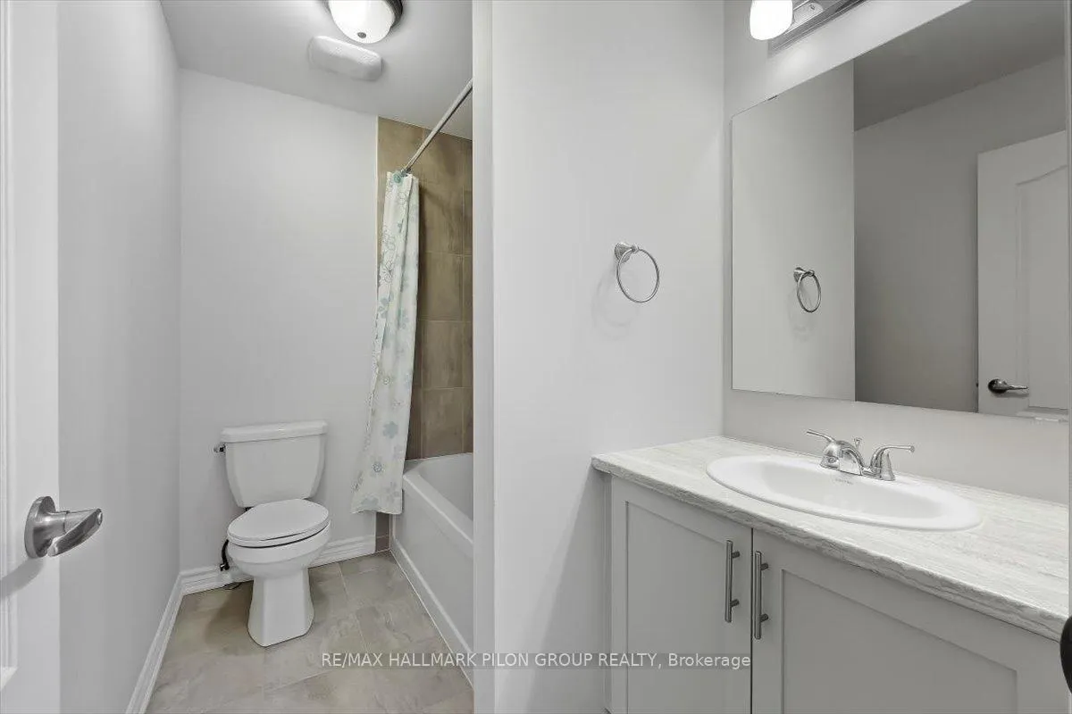 Photo 12 of 504 Loury Row, Ottawa, Chapel Hill South - Orleans Village — HOMEH