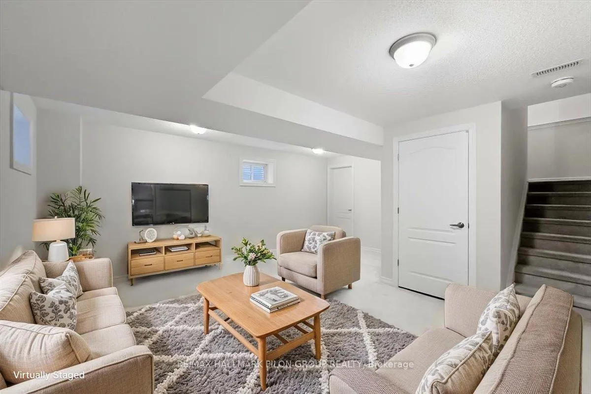 Photo 13 of 504 Loury Row, Ottawa, Chapel Hill South - Orleans Village — HOMEH