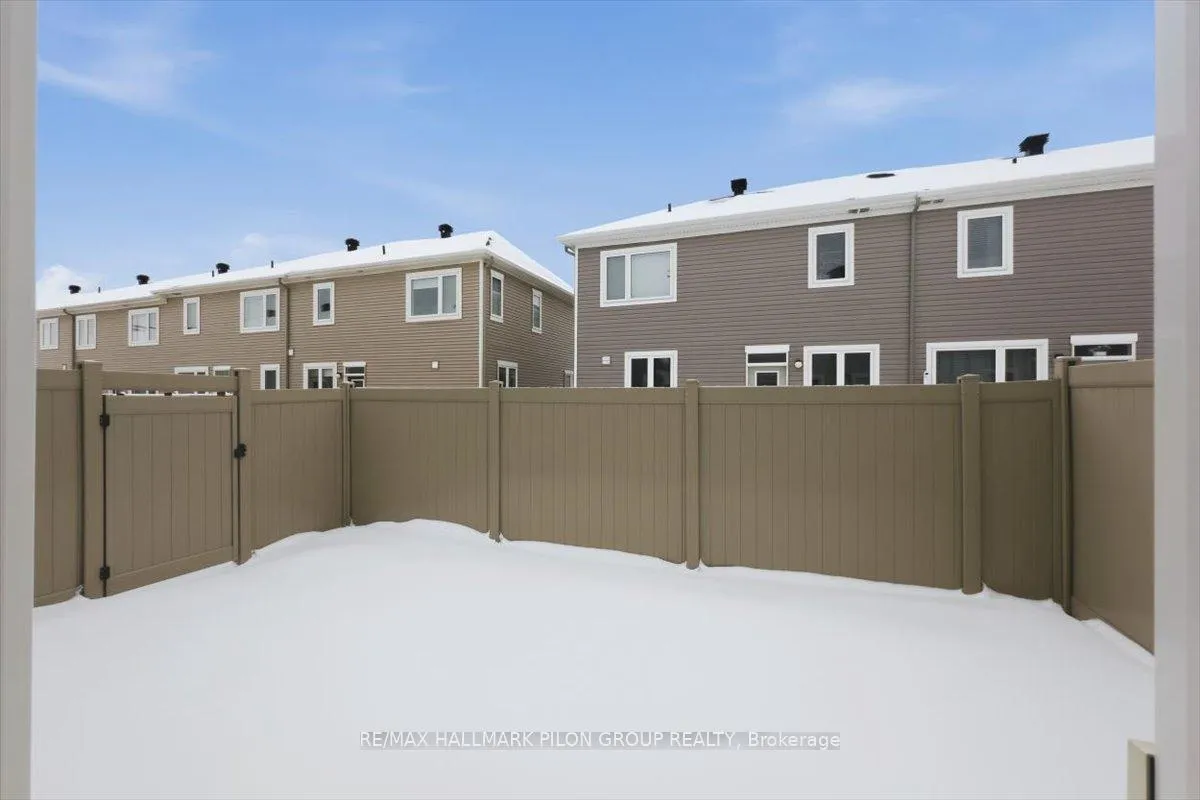 Photo 14 of 504 Loury Row, Ottawa, Chapel Hill South - Orleans Village — HOMEH