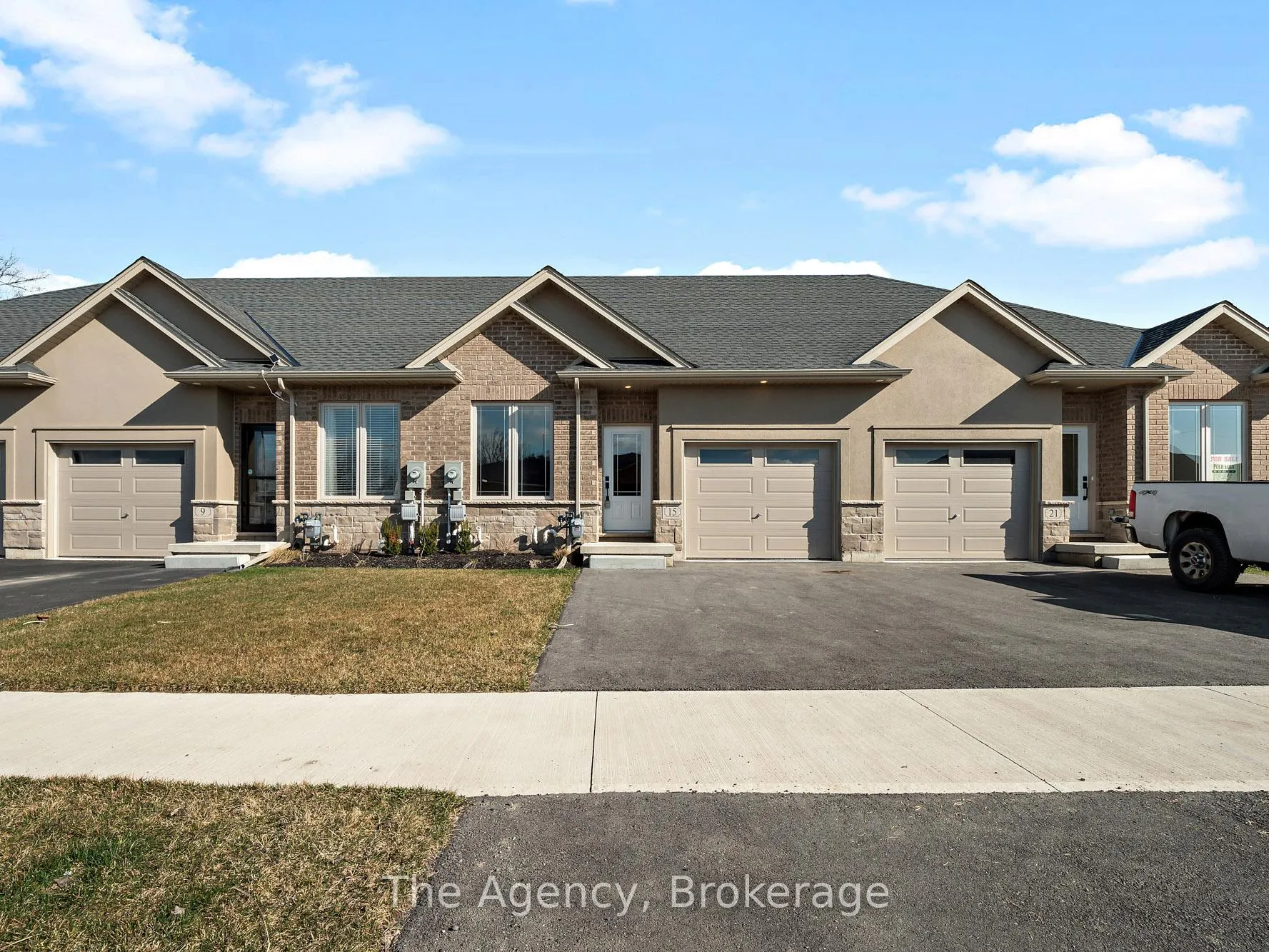 Photo 1 of 15 Austin Drive S, Welland, West Welland — HOMEH