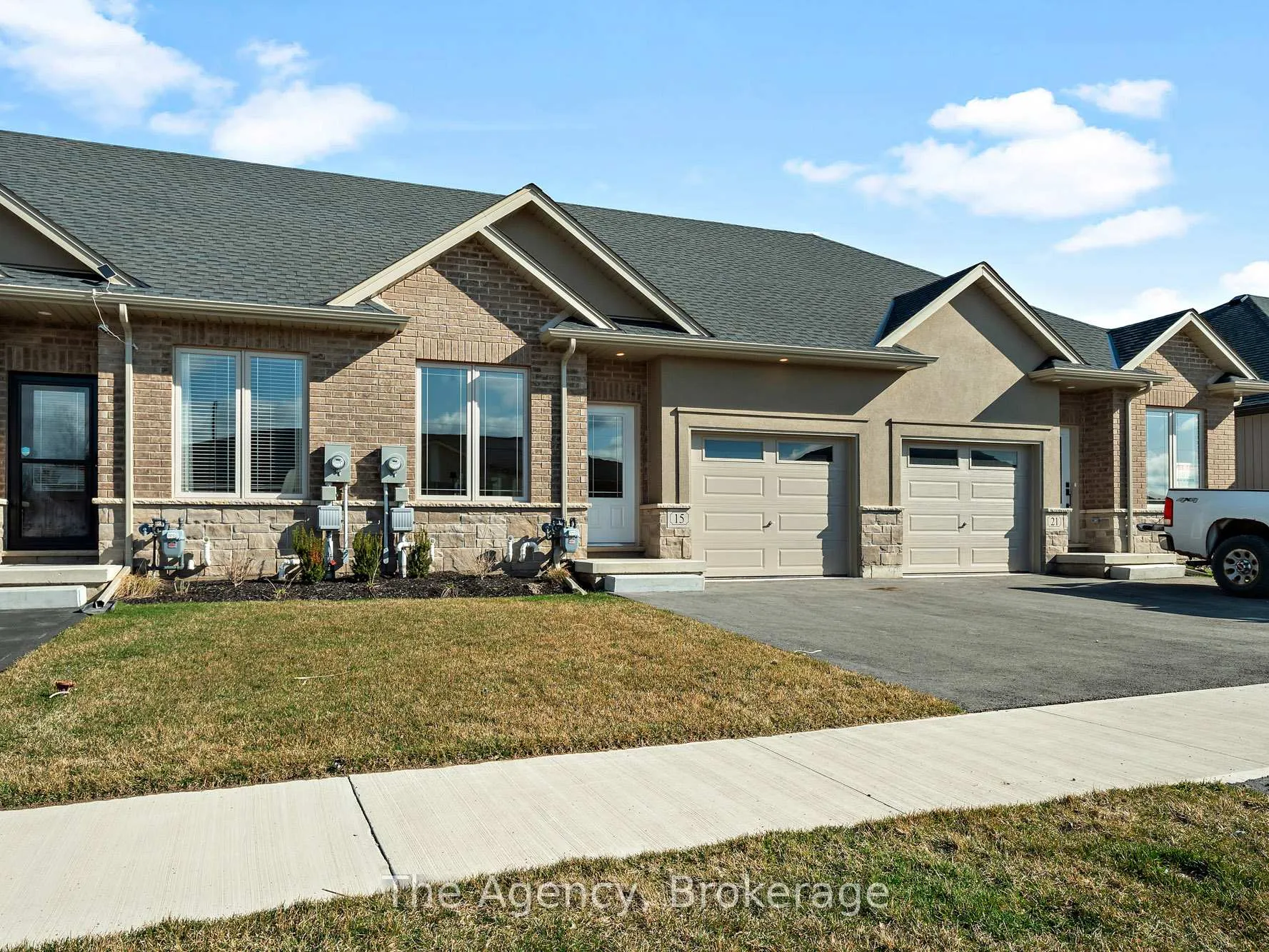 Photo 2 of 15 Austin Drive S, Welland, West Welland — HOMEH