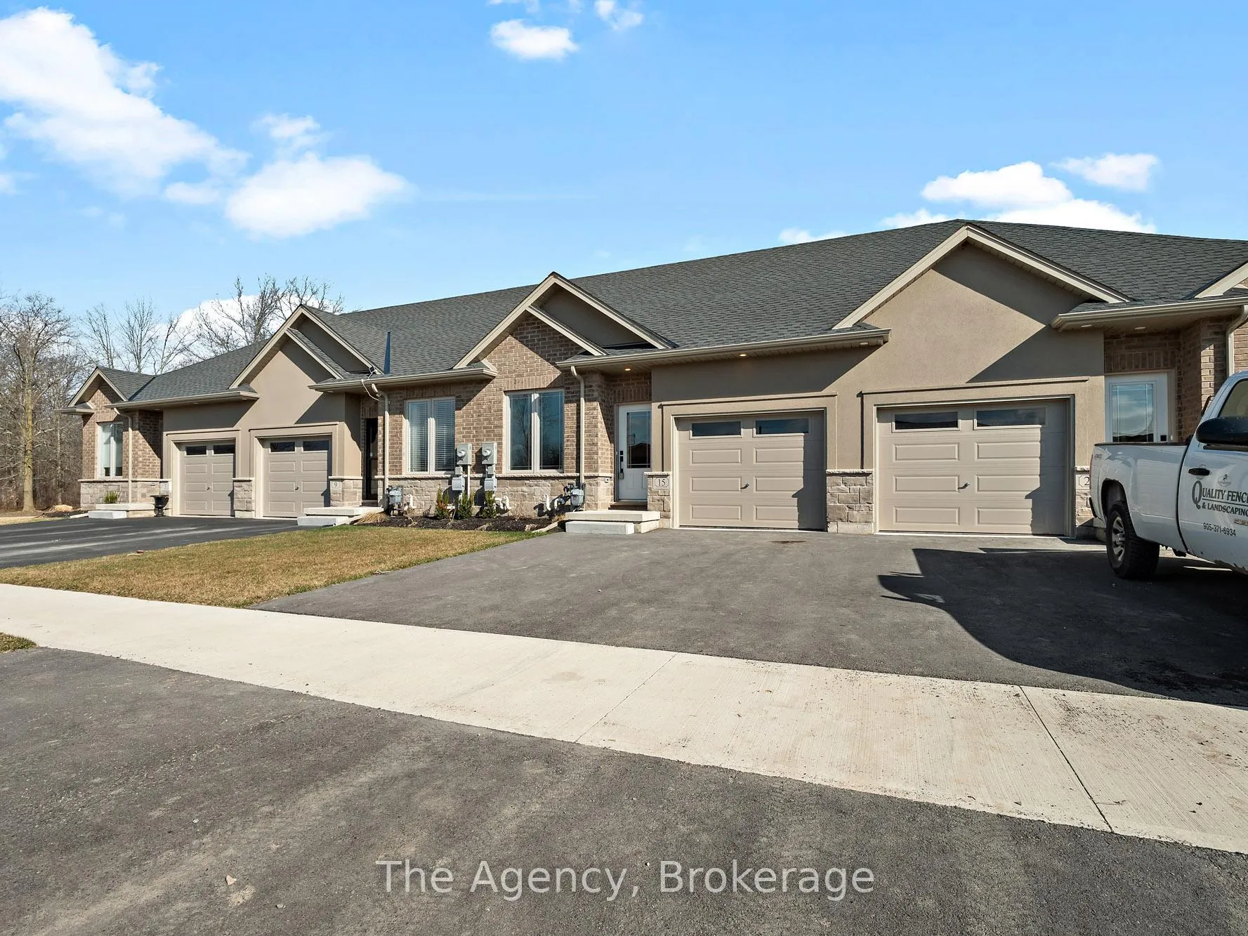 Photo 3 of 15 Austin Drive S, Welland, West Welland — HOMEH