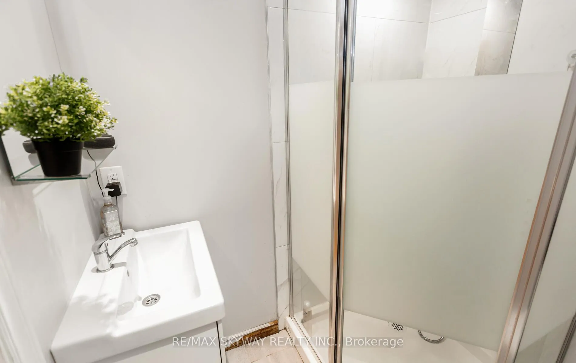 Photo 38 of 57 Jefferson Road, Brampton, Northgate — HOMEH