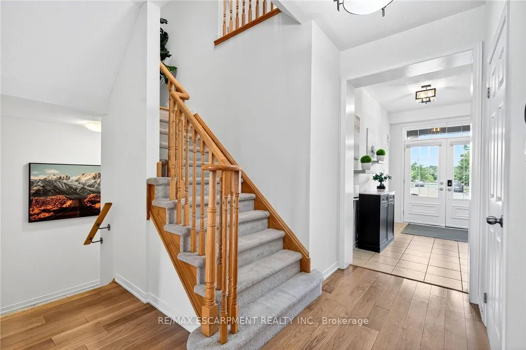 Photo 8 of 161 Nisbet Boulevard, Hamilton, Waterdown — HOMEH