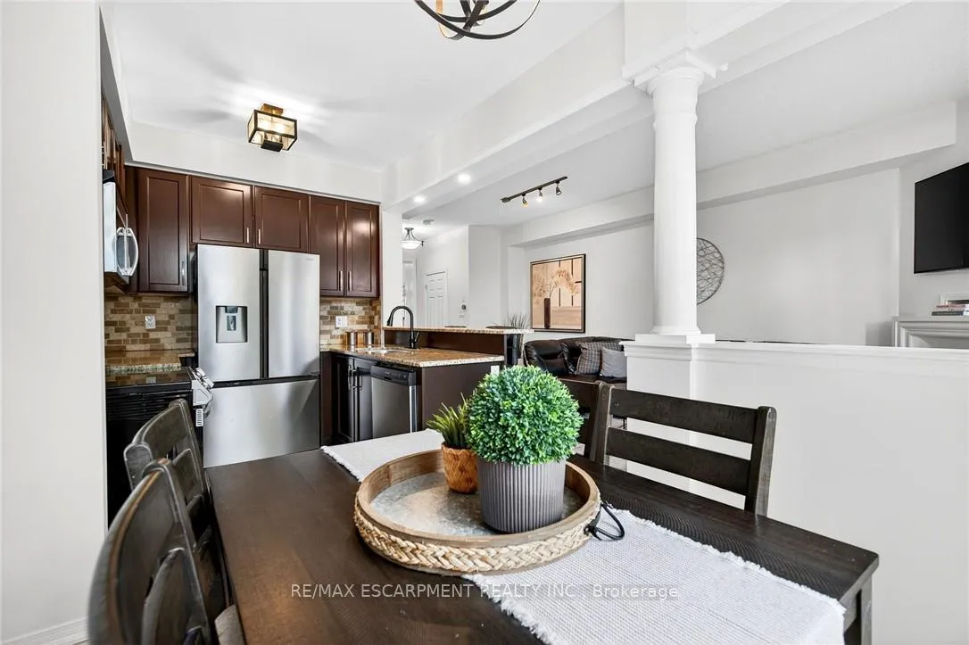 Photo 17 of 161 Nisbet Boulevard, Hamilton, Waterdown — HOMEH