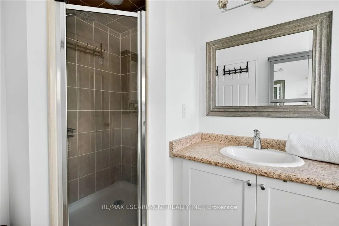 Photo 24 of 161 Nisbet Boulevard, Hamilton, Waterdown — HOMEH