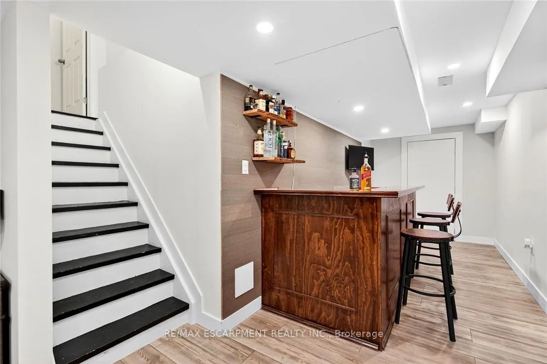 Photo 31 of 161 Nisbet Boulevard, Hamilton, Waterdown — HOMEH