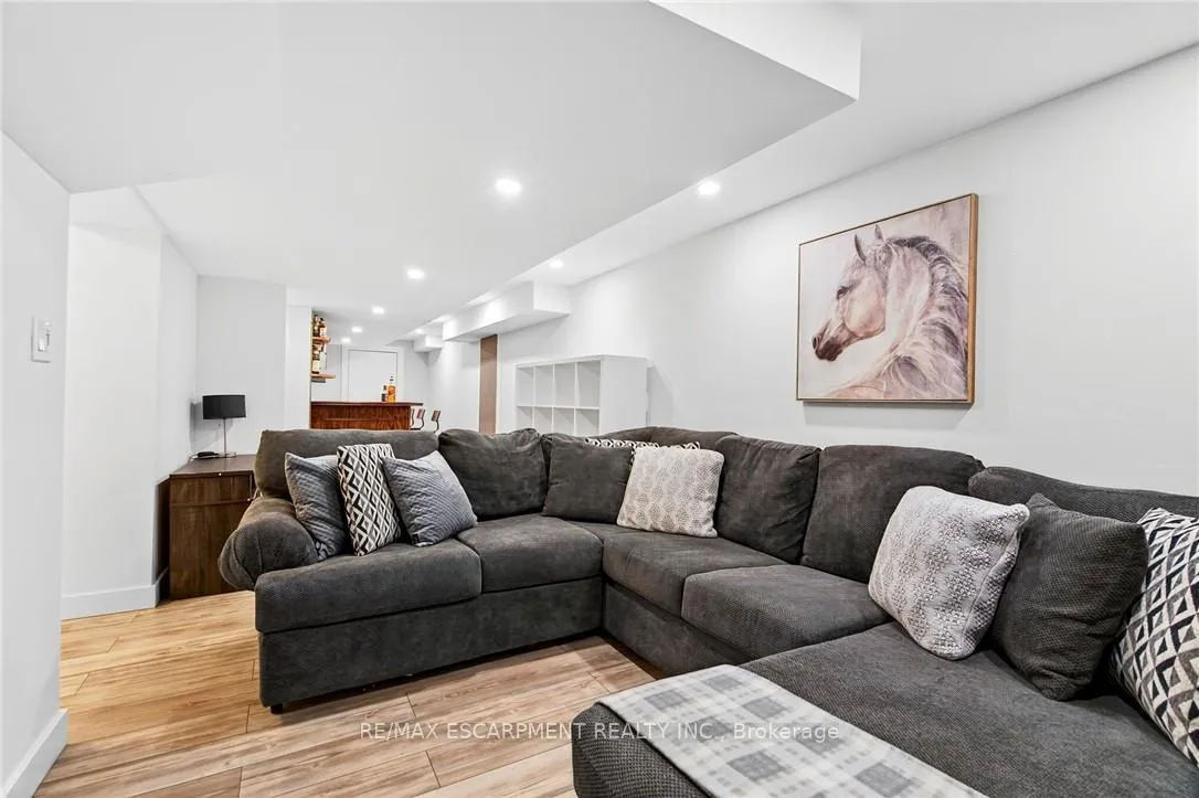 Photo 34 of 161 Nisbet Boulevard, Hamilton, Waterdown — HOMEH