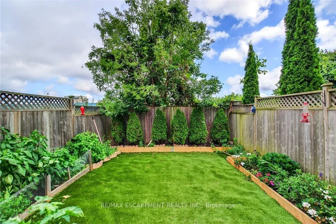 Photo 44 of 161 Nisbet Boulevard, Hamilton, Waterdown — HOMEH