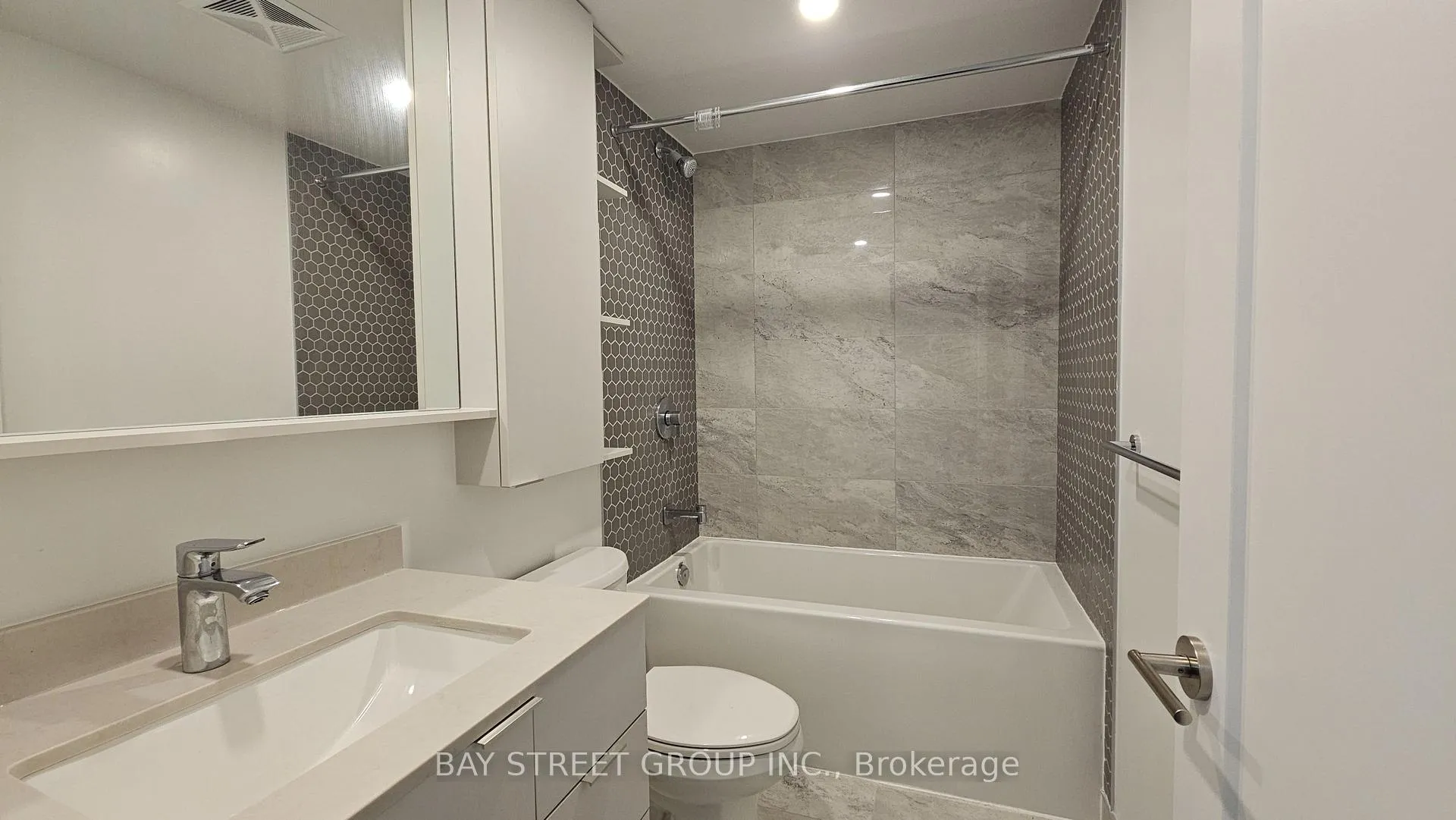 Photo 5 of Unit 926N, 9 Clegg Road, Markham, Unionville — HOMEH