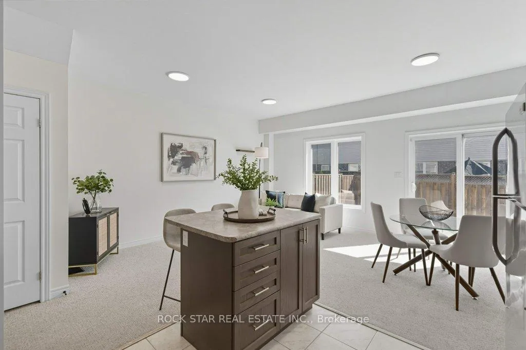 Photo 6 of Unit 14, 55 Madonna Drive, Hamilton, Carpenter — HOMEH