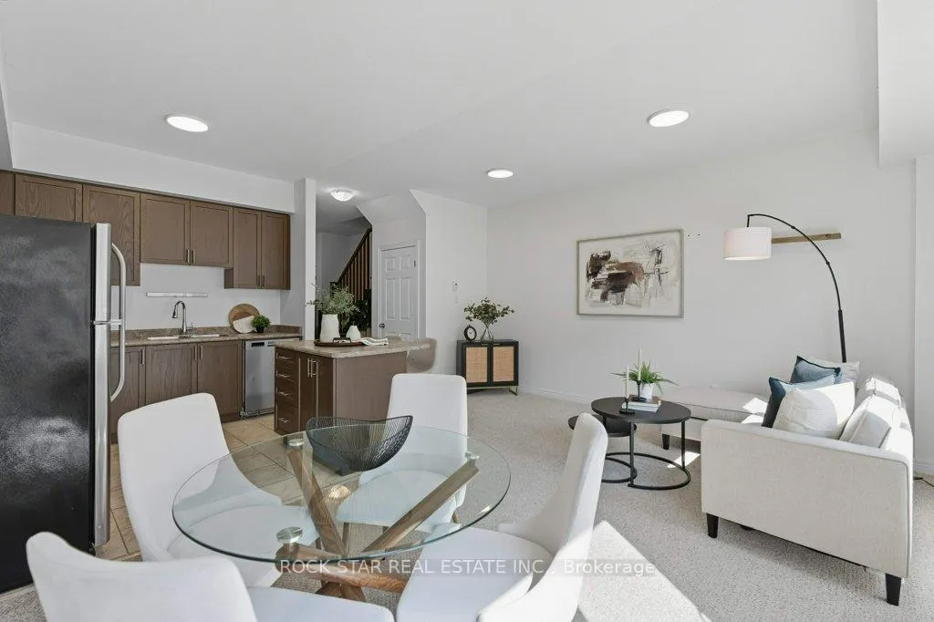 Photo 8 of Unit 14, 55 Madonna Drive, Hamilton, Carpenter — HOMEH