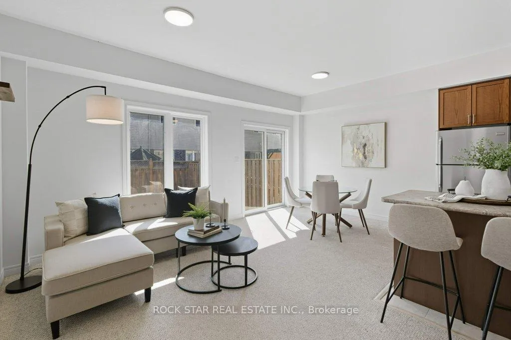 Photo 11 of Unit 14, 55 Madonna Drive, Hamilton, Carpenter — HOMEH