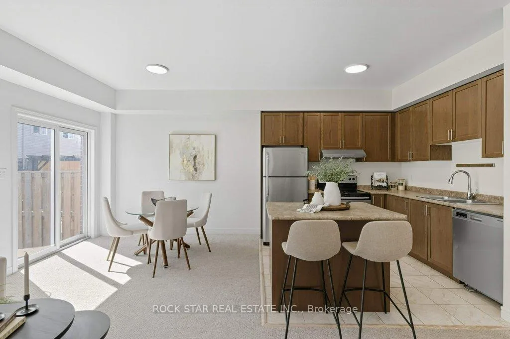 Photo 12 of Unit 14, 55 Madonna Drive, Hamilton, Carpenter — HOMEH