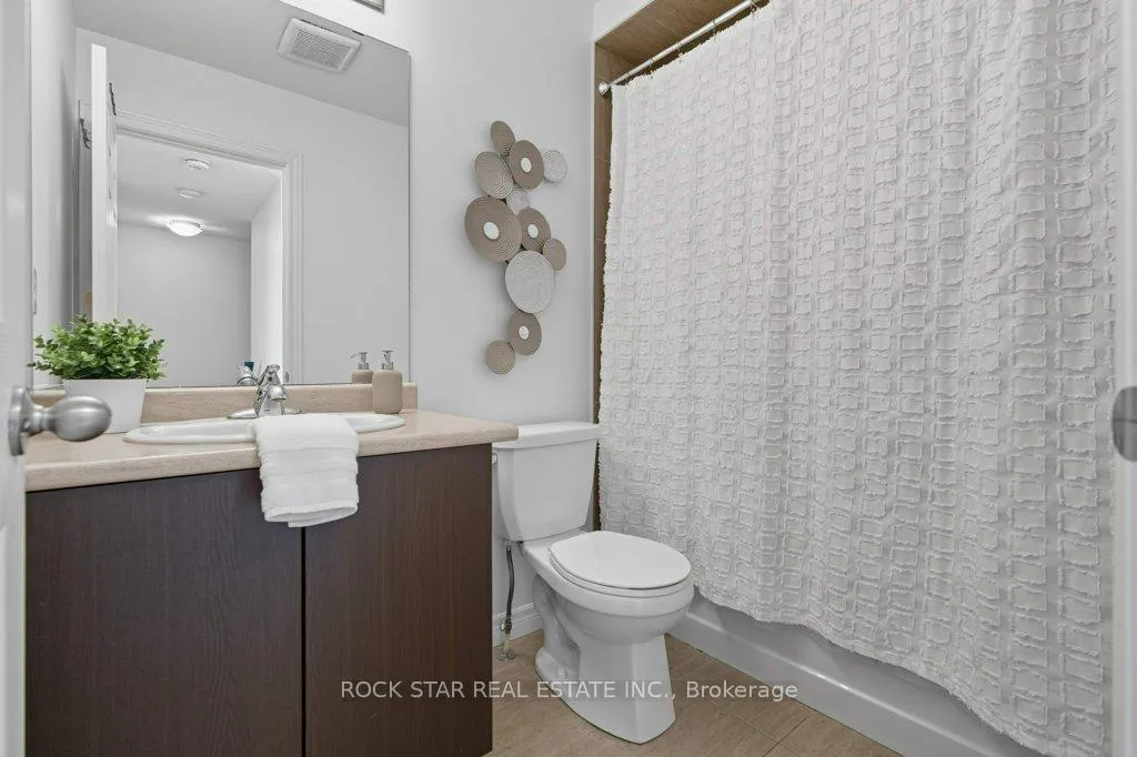 Photo 23 of Unit 14, 55 Madonna Drive, Hamilton, Carpenter — HOMEH