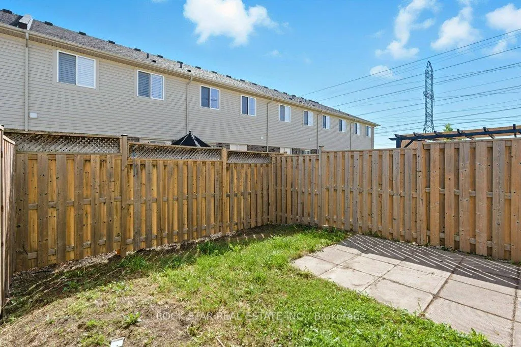 Photo 27 of Unit 14, 55 Madonna Drive, Hamilton, Carpenter — HOMEH