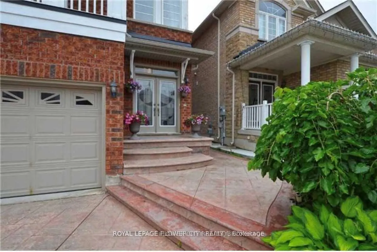 Photo 2 of 37 Blue Diamond Drive, Brampton, Bramalea North Industrial — HOMEH