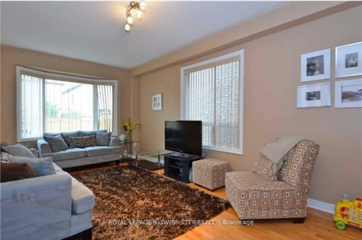 Photo 5 of 37 Blue Diamond Drive, Brampton, Bramalea North Industrial — HOMEH