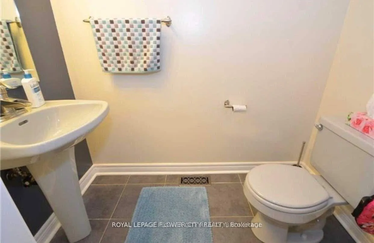 Photo 9 of 37 Blue Diamond Drive, Brampton, Bramalea North Industrial — HOMEH