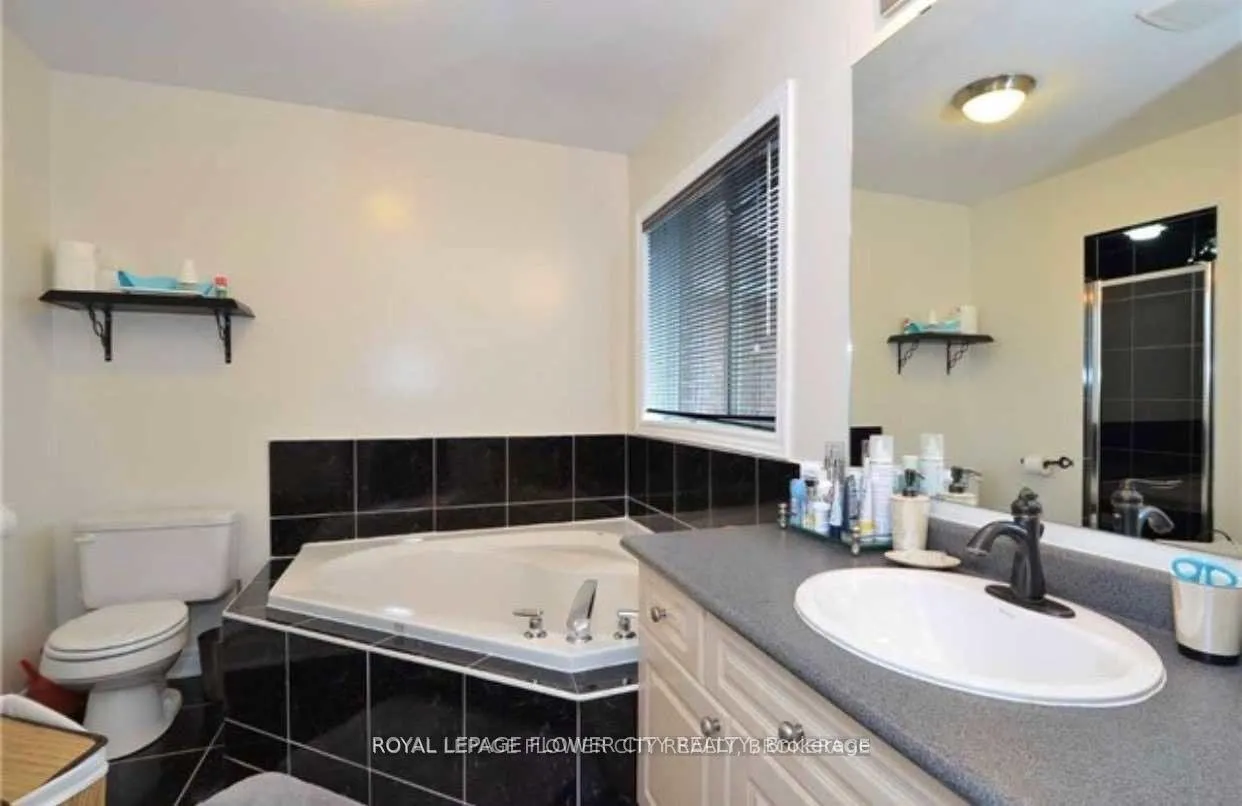 Photo 11 of 37 Blue Diamond Drive, Brampton, Bramalea North Industrial — HOMEH