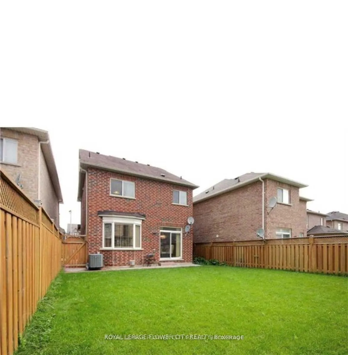 Photo 14 of 37 Blue Diamond Drive, Brampton, Bramalea North Industrial — HOMEH