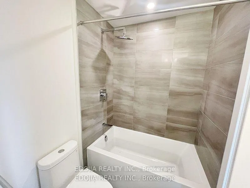 Photo 7 of Unit PH13, 101 cathedral high Street, Markham, Cathedraltown — HOMEH