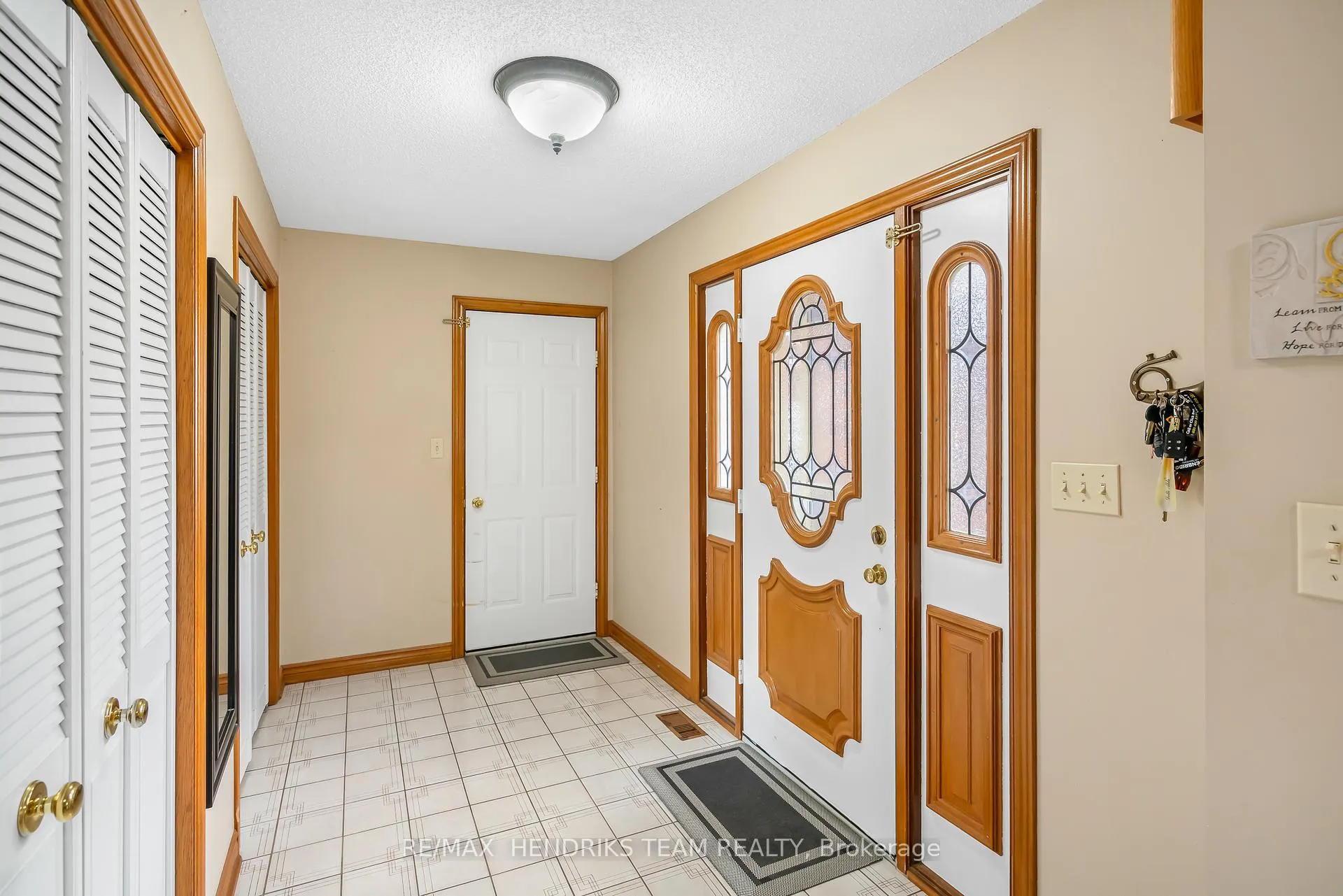 Photo 3 of 3688 Cardinal Drive, Niagara Falls, Mt. Carmel — HOMEH