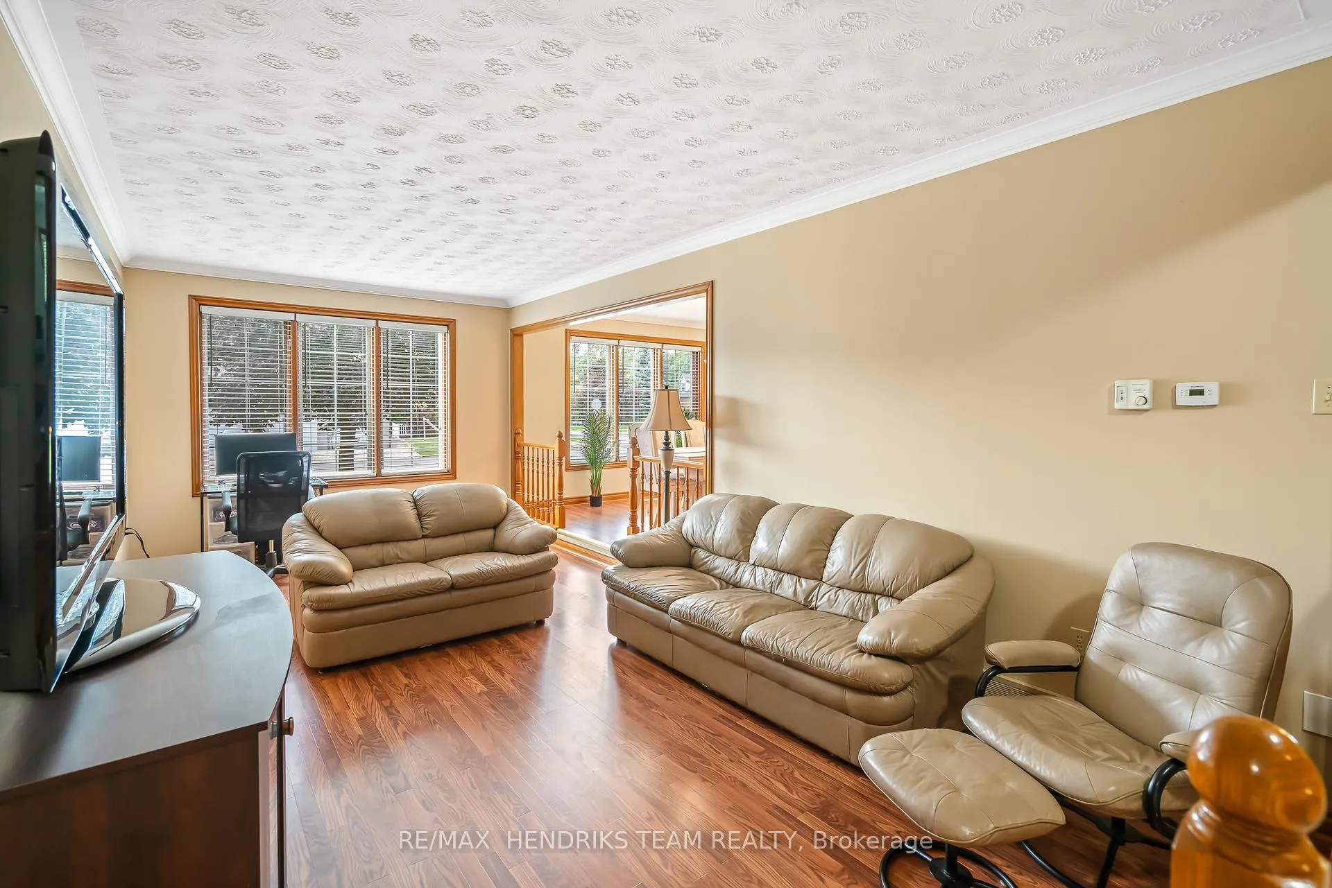 Photo 5 of 3688 Cardinal Drive, Niagara Falls, Mt. Carmel — HOMEH
