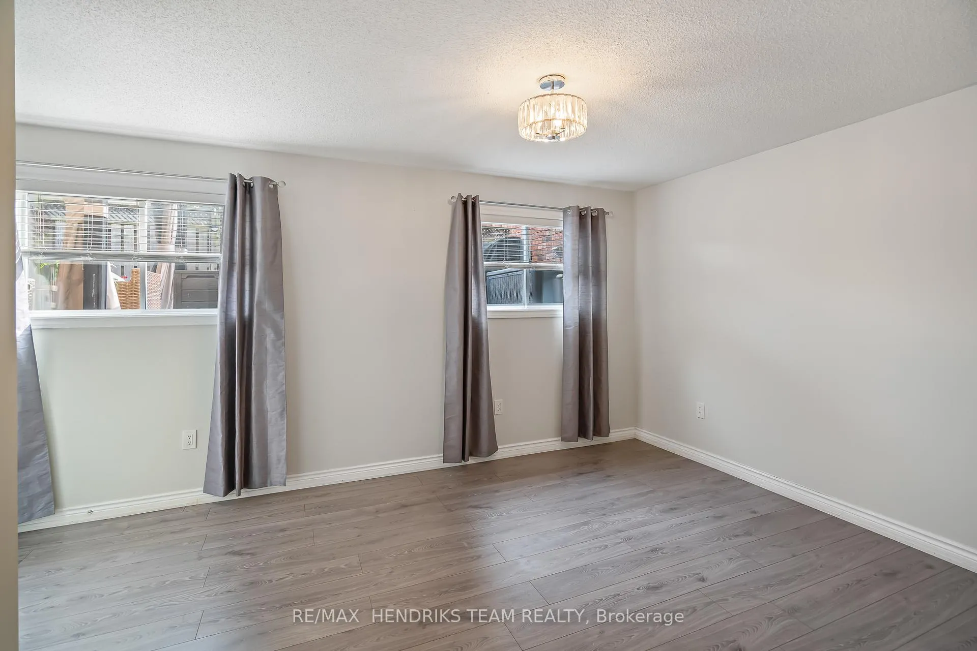 Photo 21 of 3688 Cardinal Drive, Niagara Falls, Mt. Carmel — HOMEH